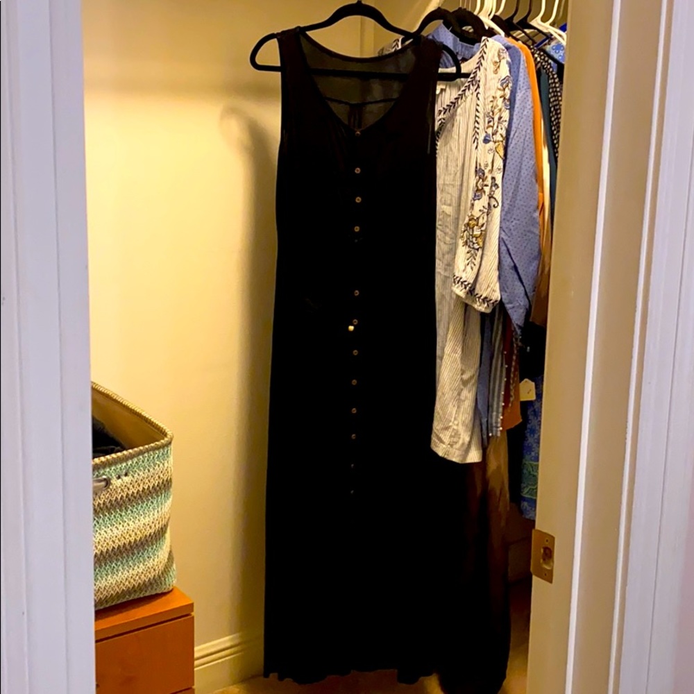 Long black maxi